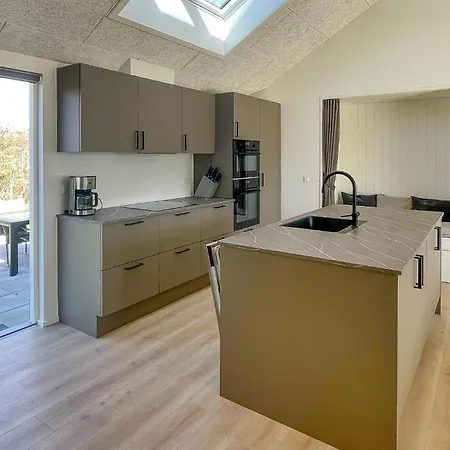 Hébergement de vacances Lovely In Vaeggerlose With Sauna Bøtø By