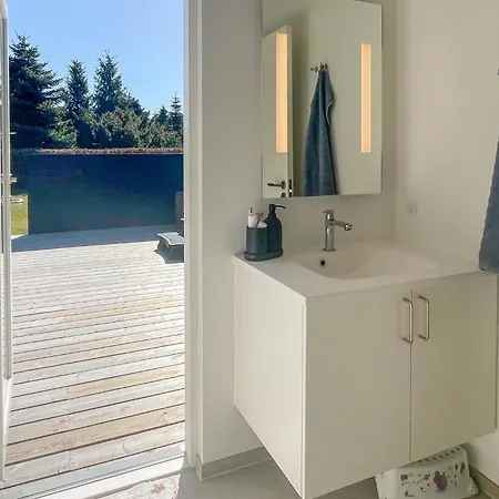 Hébergement de vacances Lovely In Vaeggerlose With Sauna Bøtø By